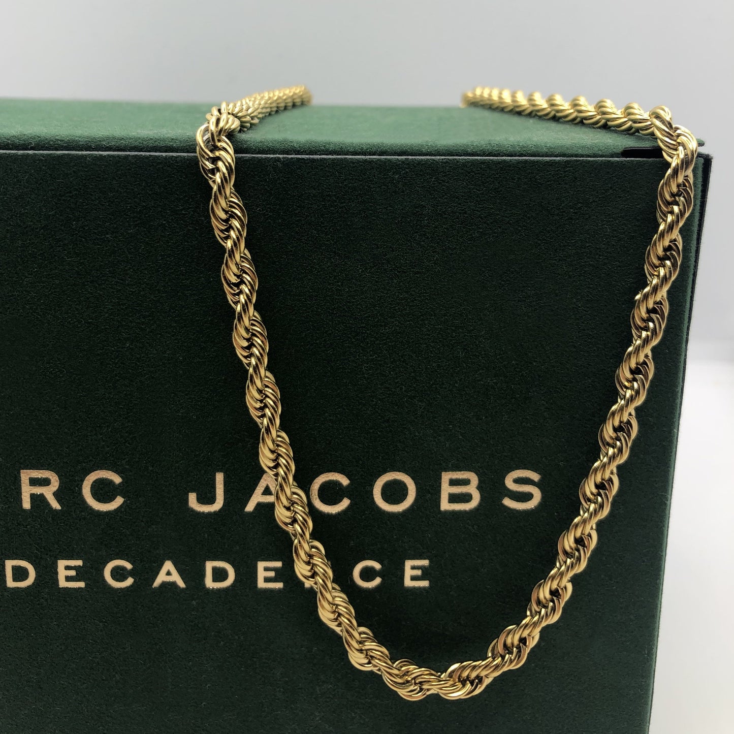 SIA NECKLACE