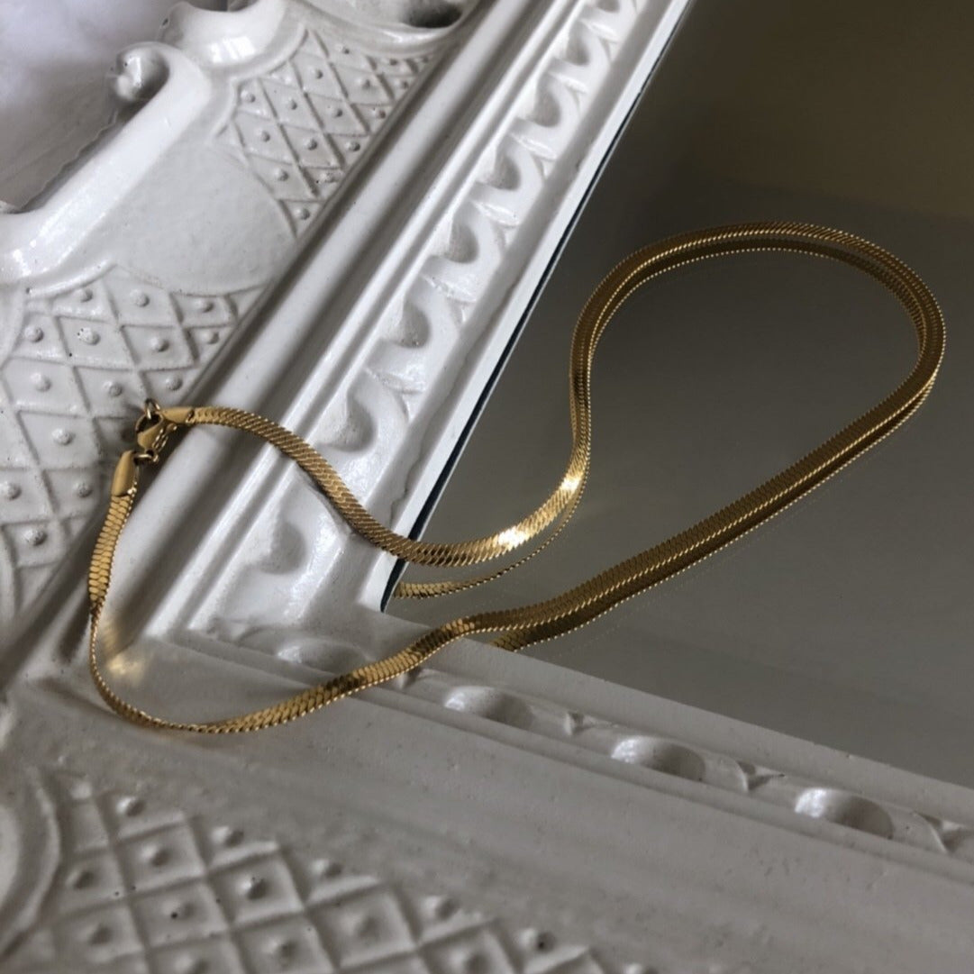 FARA NECKLACE